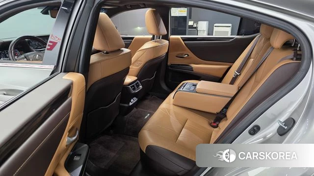 Lexus ES300h 7th generation 2020 Серебристо-серый из Кореи, фото 3