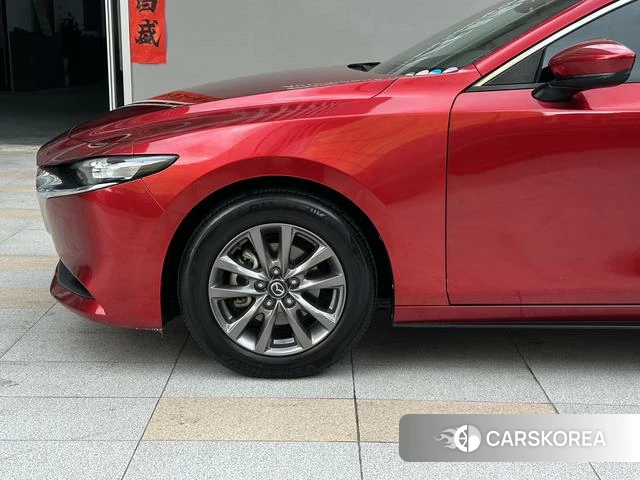 Mazda 3 2021 Красный из Китая, фото 3