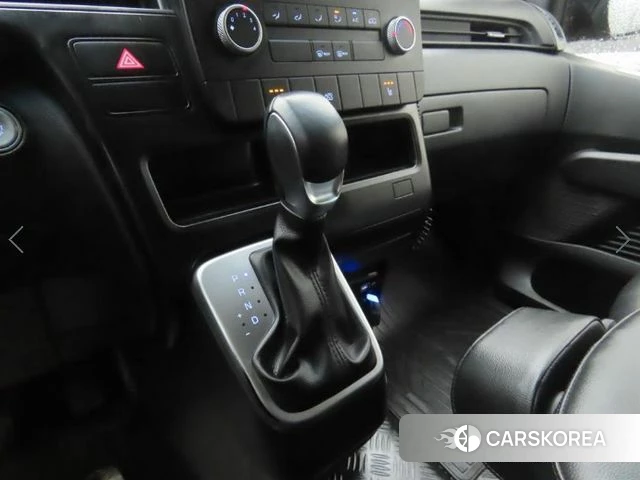 Hyundai Staria 2022 Серебряный из Кореи, фото 3