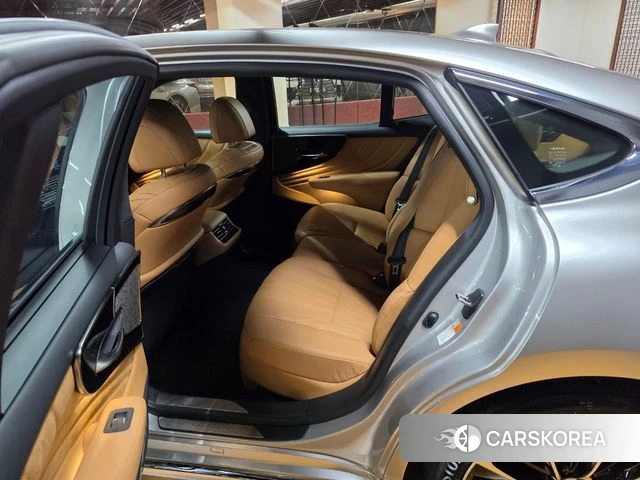 Lexus LS500h 5th generation 2022 Серебряный из Кореи, фото 3