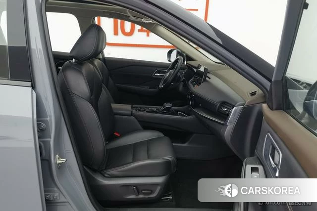 Nissan X-Trail 2021 Темно-серый из Китая, фото 3