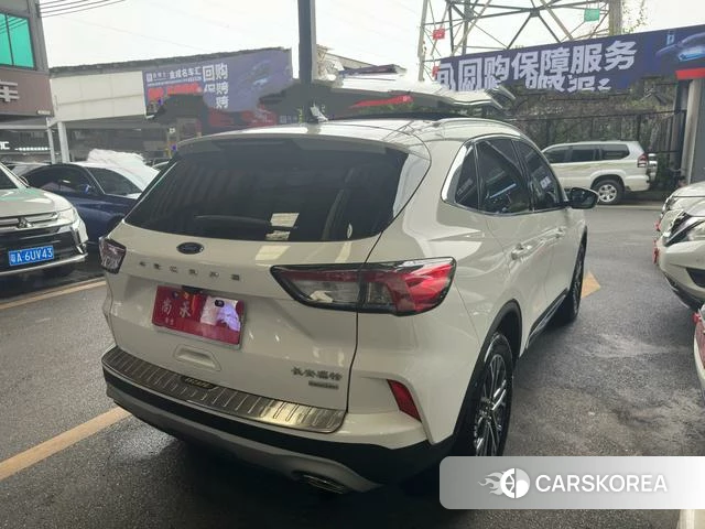 Ford Escape 2022 Белый из Китая, фото 3