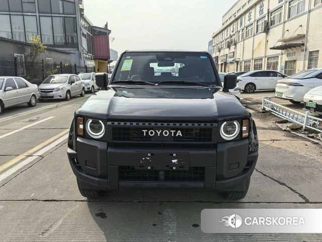 Toyota Land Cruiser 2025 Черный из Китая, фото 3