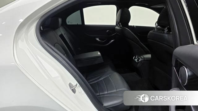 Mercedes-Benz C-Class W205 2018 Белый из Кореи, фото 3