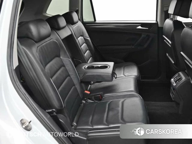 Volkswagen Tiguan Allspace 2018 Серебристо-серый из Кореи, фото 3