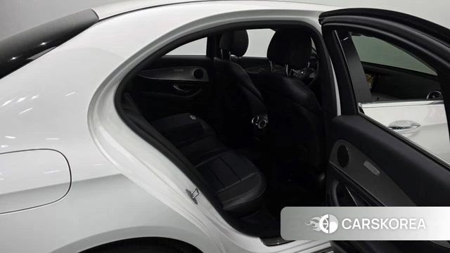Mercedes-Benz E-Class W213 2018 Белый из Кореи, фото 3