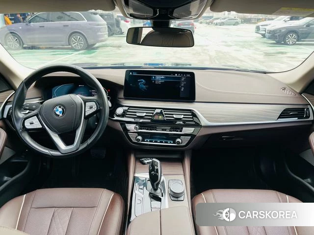 BMW 5 series PHEV 2021 Черный из Китая, фото 3