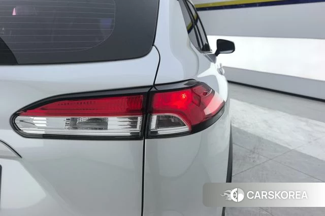 Toyota Corolla 2023 Белый из Китая, фото 3