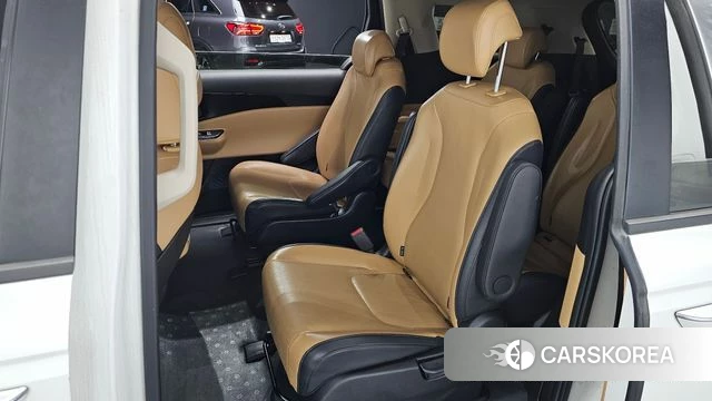 Kia Carnival 4th generation 2023 Белый из Кореи, фото 3
