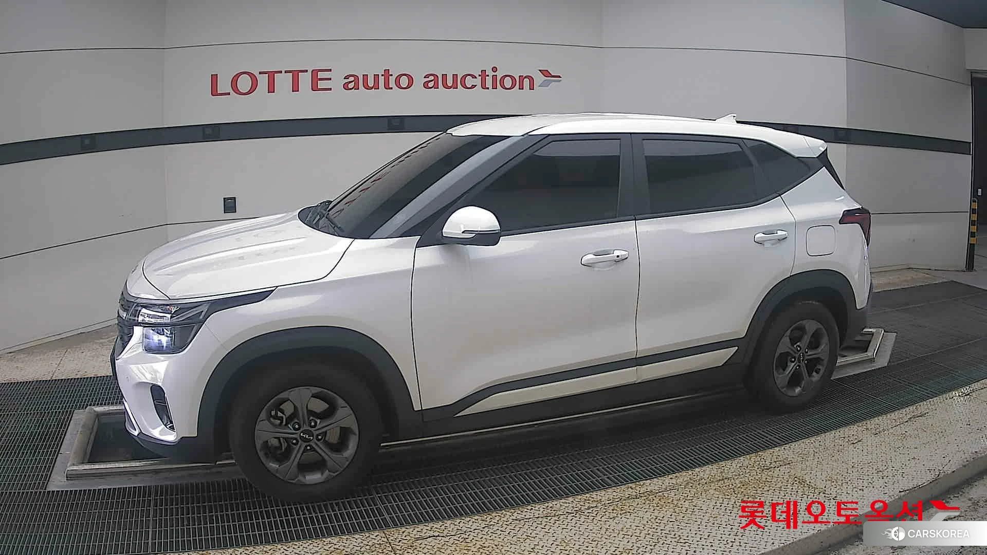 Kia Seltos 2023 Snow White Pearl (optional) из Кореи, фото 3