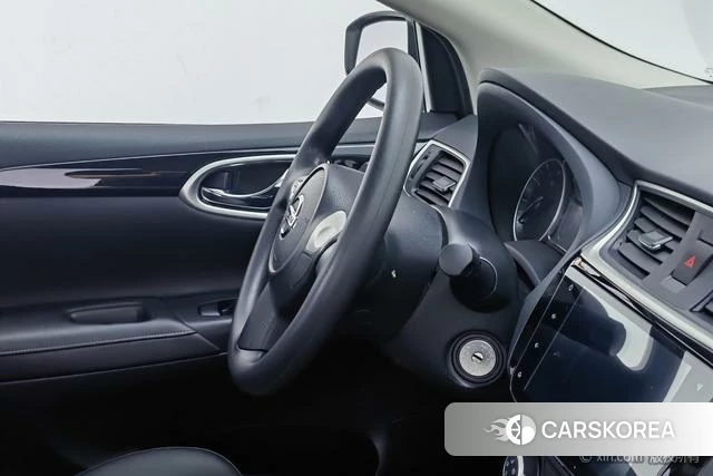 Nissan Sylphy 2021 Белый из Китая, фото 3