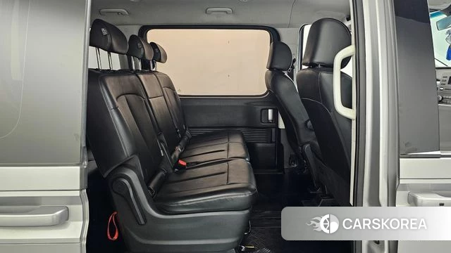 Hyundai Staria 2023 Серебряный из Кореи, фото 3