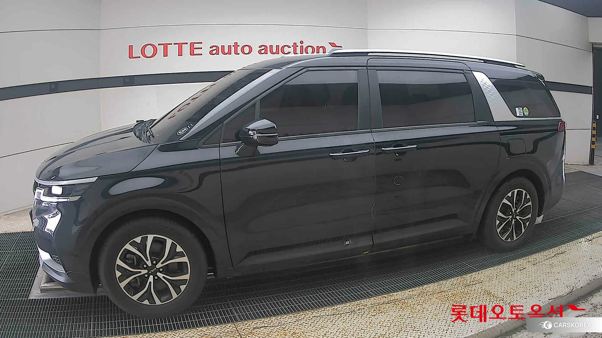 Kia Carnival 2023 Aurora Black Pearl из Кореи, фото 3