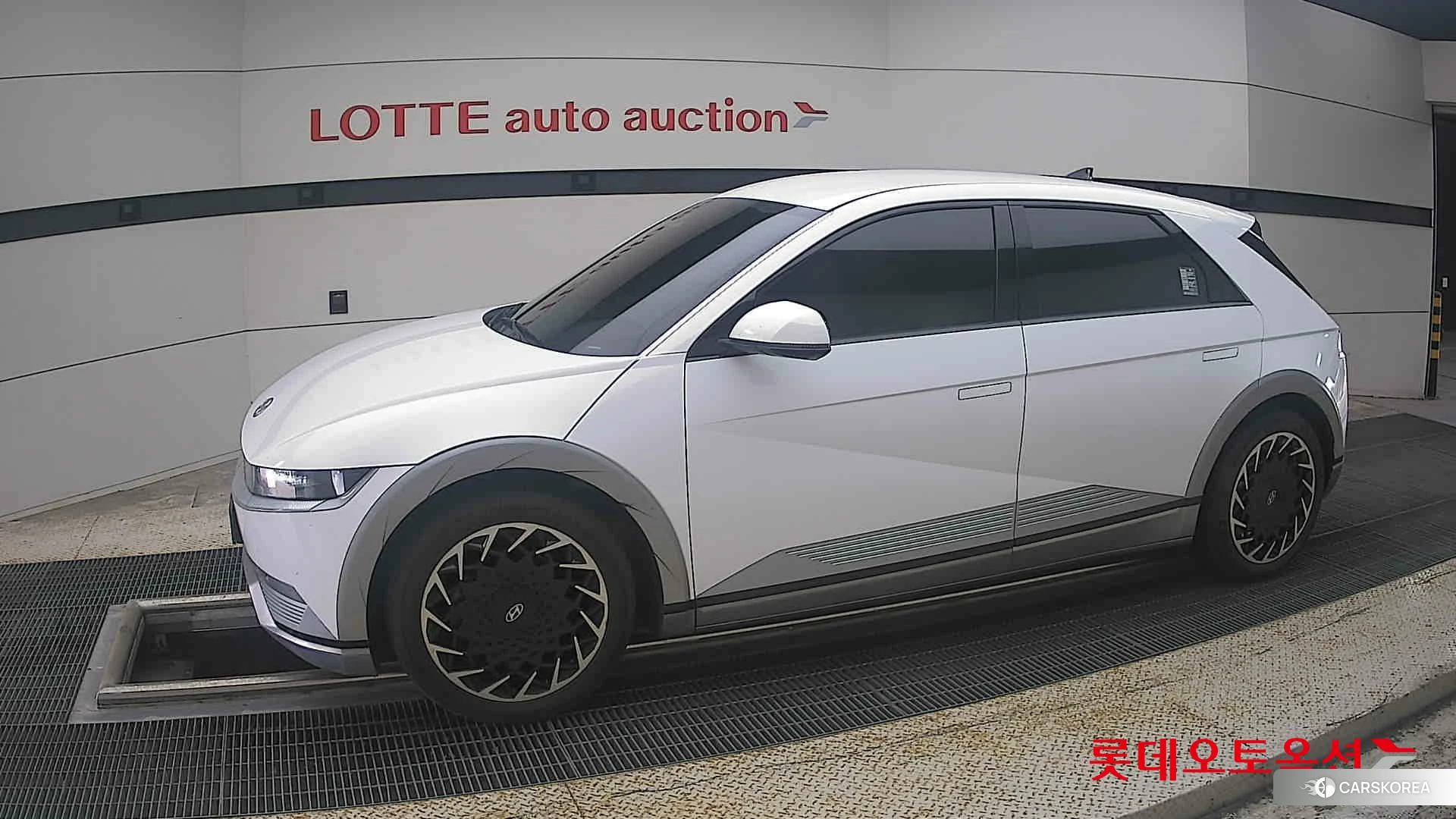 Hyundai IONIQ 5 2022 Atlas White из Кореи, фото 3