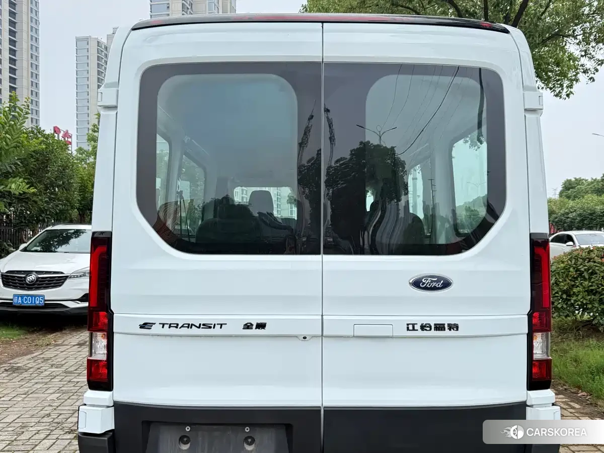Ford Transit 2023 Белый из Китая, фото 3