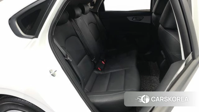 Kia The New K3 2nd generation 2022 Белый из Кореи, фото 3