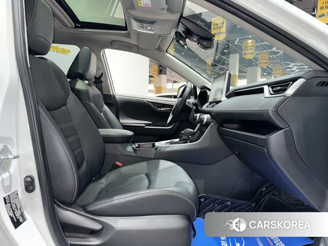 Toyota RAV4 2021 Белый из Китая, фото 3