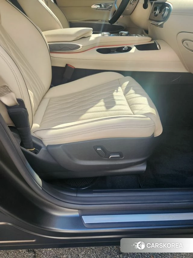 Genesis GV70 2024 Серебристо-серый из Кореи, фото 3
