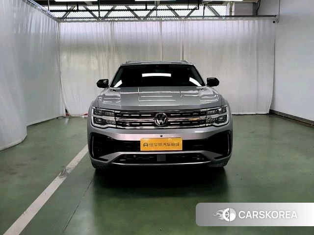 Volkswagen Teramont 2022 Серебристо-серый из Китая, фото 3