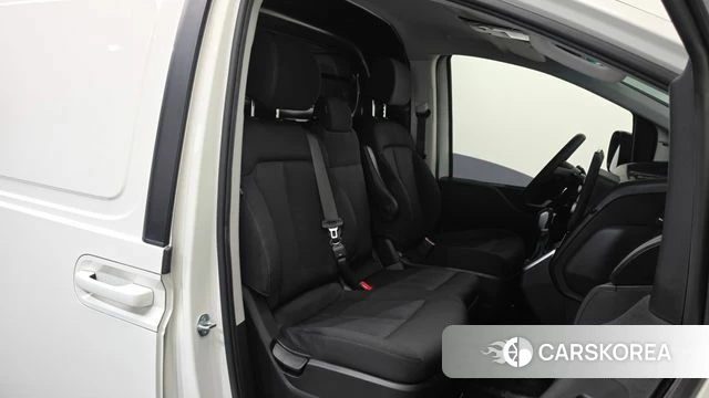 Hyundai Staria 2024 Белый из Кореи, фото 3