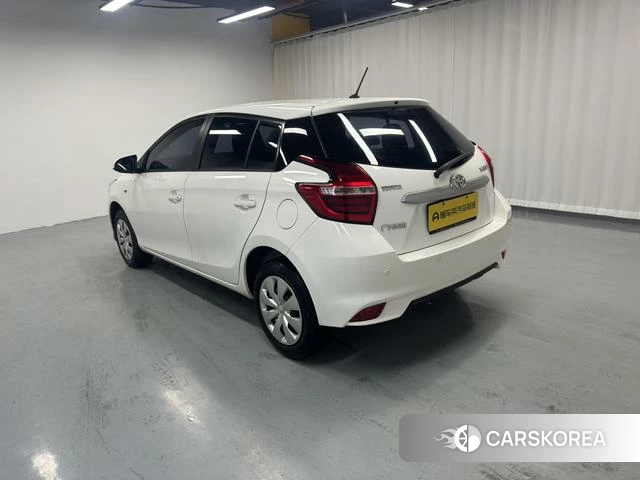 Toyota Yaris L 2021 Белый из Китая, фото 3