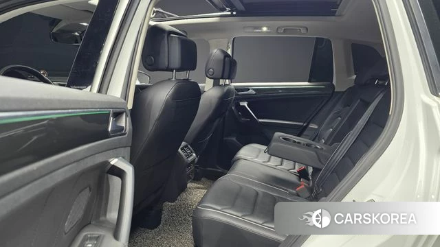 Volkswagen Tiguan second Generation 2021 Белый из Кореи, фото 3