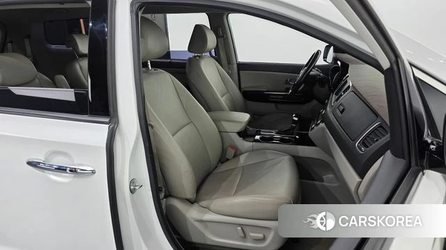 Kia The New Carnival 2019 Белый из Кореи, фото 3