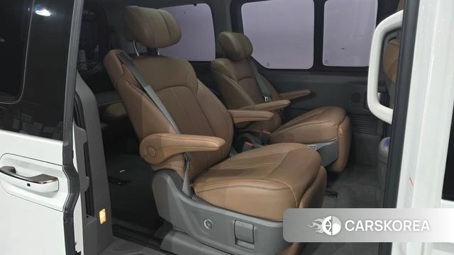 Hyundai Staria 2024 Белый из Кореи, фото 3