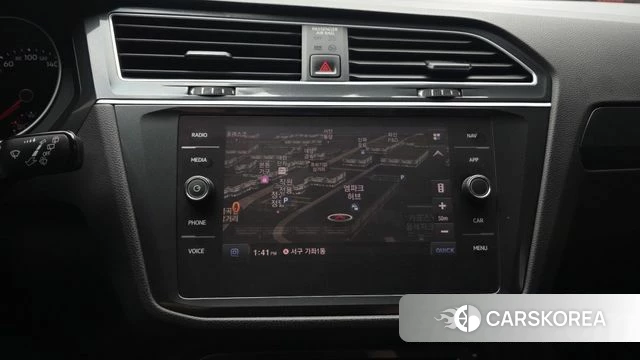 Volkswagen Tiguan second Generation 2019 Белый из Кореи, фото 4