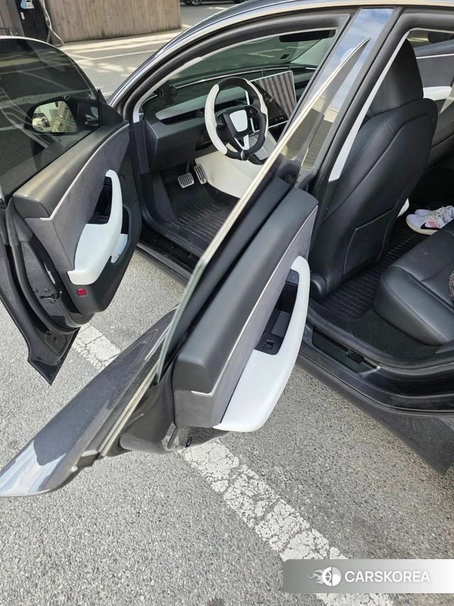 Tesla Model 3 2024 Серый из Кореи, фото 4