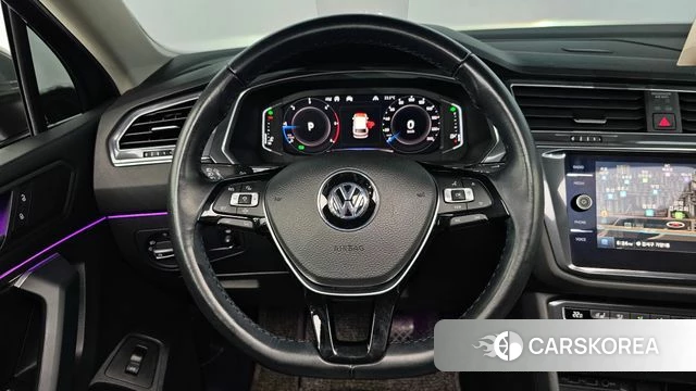 Volkswagen Tiguan Allspace 2020 Серебристо-серый из Кореи, фото 4
