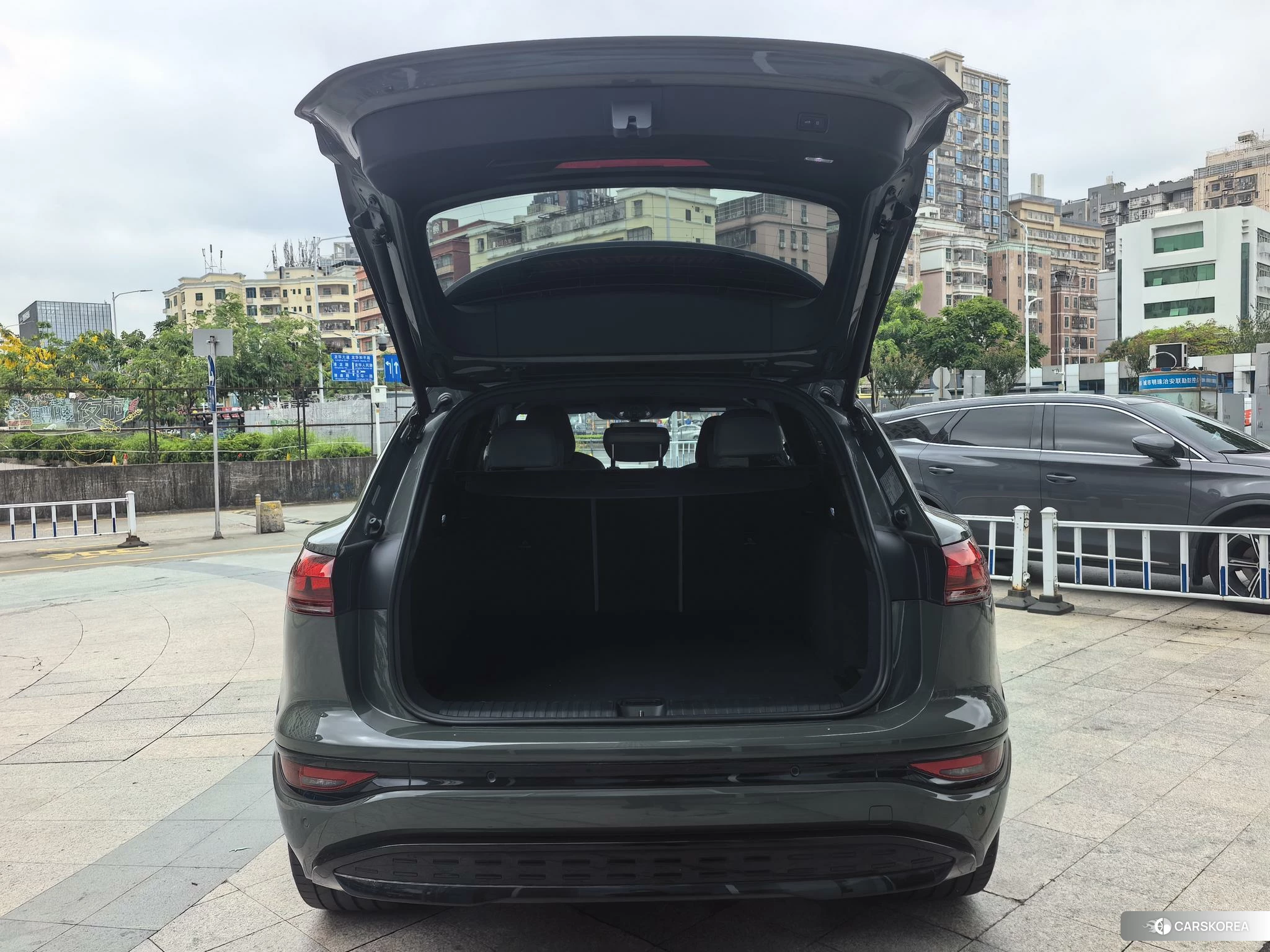 Audi Q6L 2025 Зеленый из Китая, фото 4