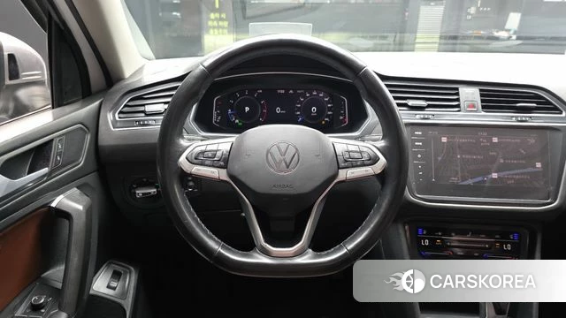 Volkswagen Tiguan Allspace 2022 Белый из Кореи, фото 4