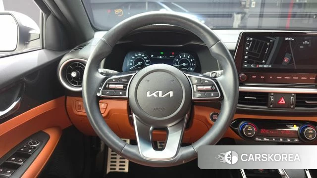 Kia The New K3 2nd generation 2024 Белый из Кореи, фото 4