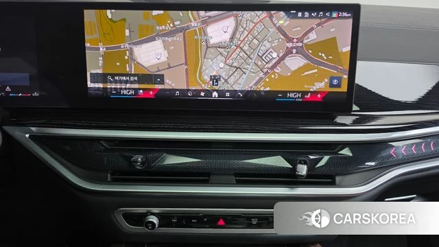 BMW X6 (G06) 2024 Светло-серебряный цвет из Кореи, фото 4