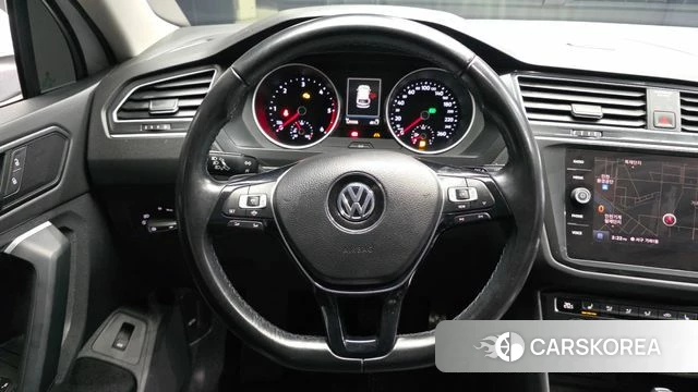 Volkswagen Tiguan second Generation 2020 Белый из Кореи, фото 4