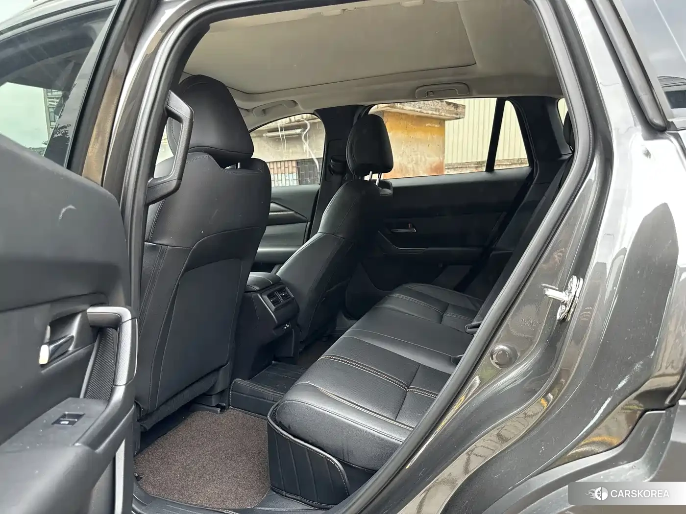 Mazda CX-50 2024 Silver/gray из Китая, фото 4