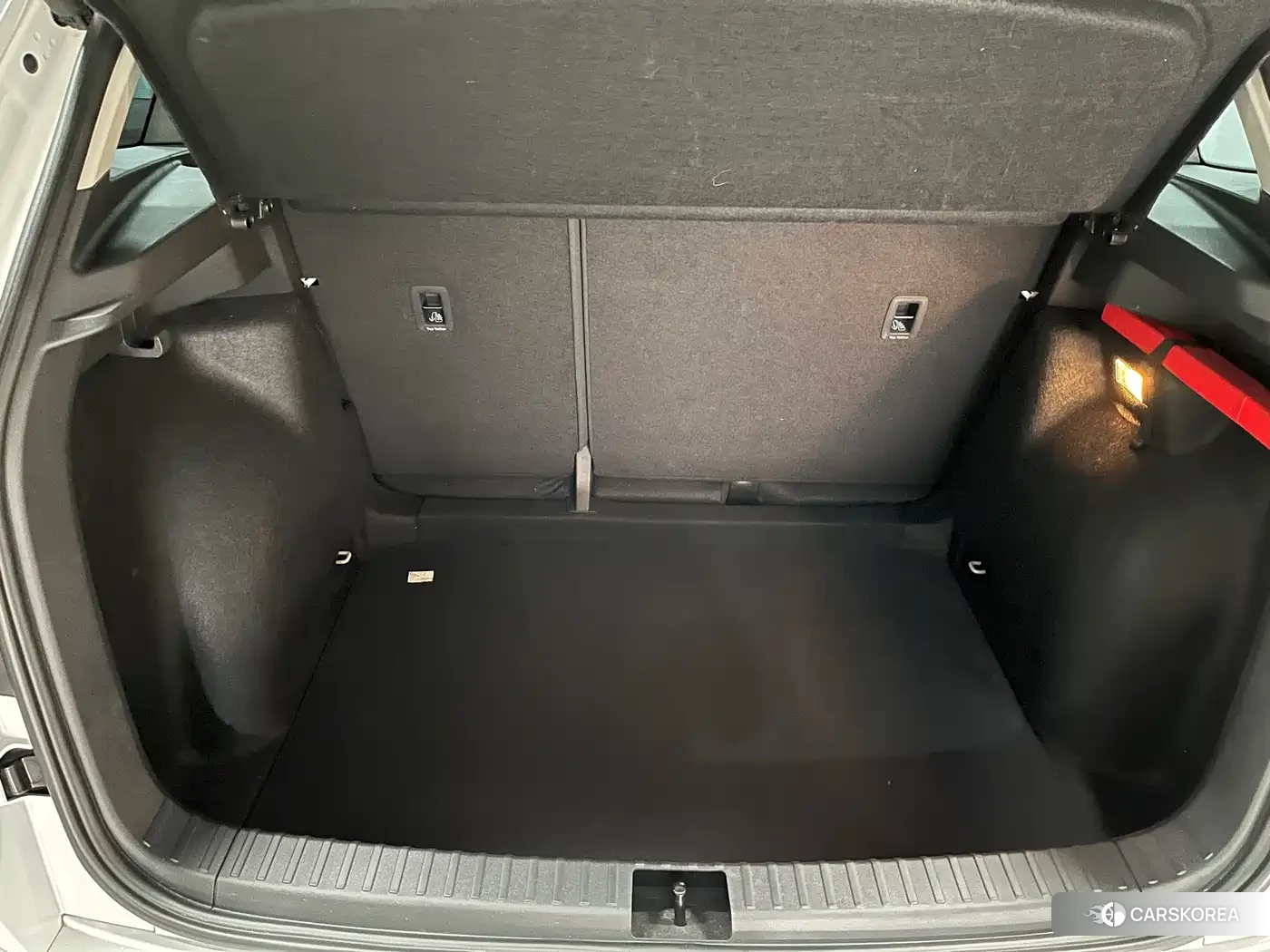 Skoda Karoq 2023 Белый из Китая, фото 4