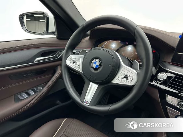 BMW 5 series 2023 Белый из Китая, фото 4