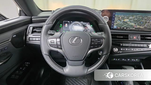 Lexus ES300h 7th generation 2023 Песочный из Кореи, фото 4