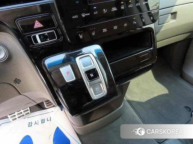 Hyundai Staria 2024 Белый из Кореи, фото 4