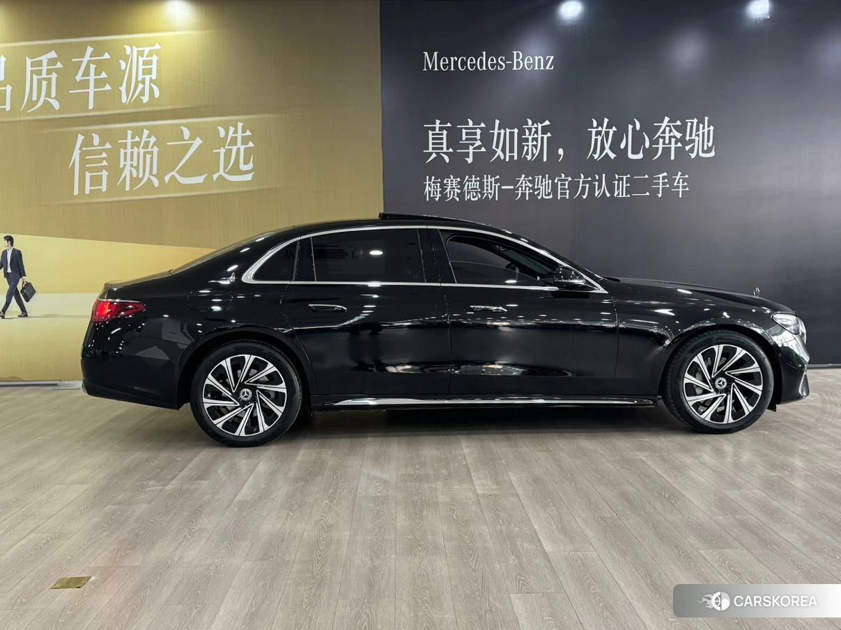 Mercedes-Benz E-Class 2023 Черный из Китая, фото 4
