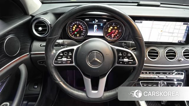 Mercedes-Benz E-Class W213 2019 Серебристо-серый из Кореи, фото 4