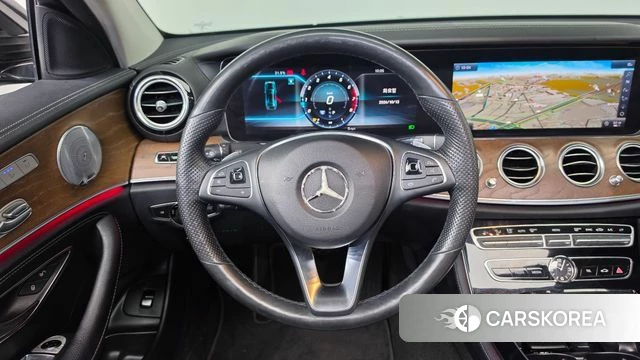Mercedes-Benz E-Class W213 2018 Черный из Кореи, фото 4