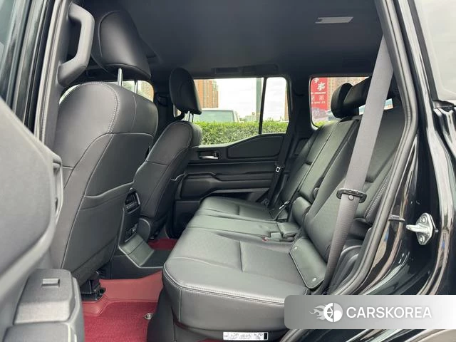 Toyota Land Cruiser 2025 Черный из Китая, фото 4