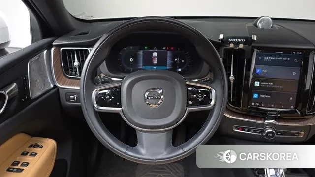 Volvo XC60 second Generation 2022 Белый из Кореи, фото 4