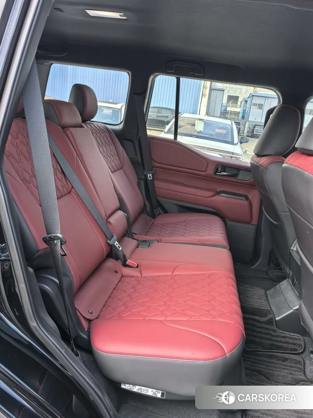 Toyota Land Cruiser 2025 Черный из Китая, фото 4