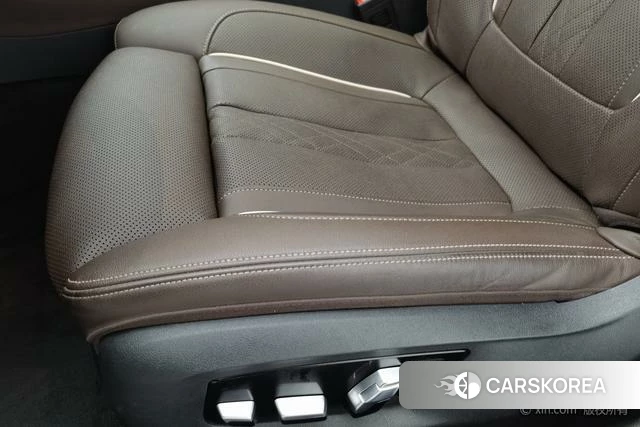 BMW 5 series 2022 Белый из Китая, фото 4