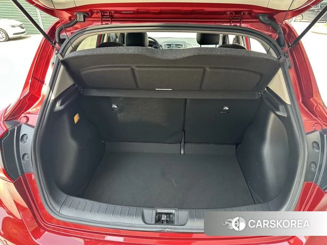 Nissan Tiida 2021 Красный из Китая, фото 4