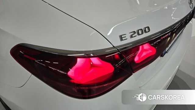 Mercedes-Benz E-Class W214 2026 Белый из Кореи, фото 4
